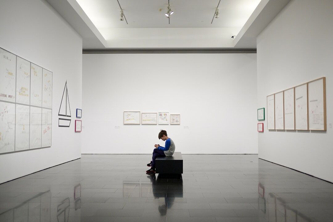 art gallery with journalists
